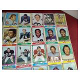 (50) 1974 Topps Football Cards
