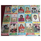 (50) 1974 Topps Football Cards