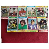 (50) 1974 Topps Football Cards