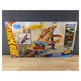 Hot Wheels City Roller Coaster Rally Playset with 5 Cars - New