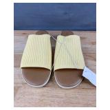 Kensie Ellie Yellow Ladies Slide Sandals Size 9 US - New