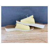Kensie Ellie Yellow Ladies Slide Sandals Size 9 US - New