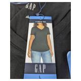 GAP Black V-Neck Tee Large $35 Retail - Brand New
