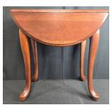Drop-Leaf Accent Table with Cabriole Legs, 32 inch Width