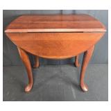 Drop-Leaf Accent Table with Cabriole Legs, 32 inch Width