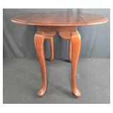 Drop-Leaf Accent Table with Cabriole Legs, 32 inch Width