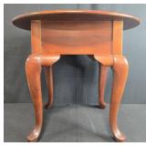Wooden Oval Side Table with Queen Anne Legs