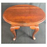 Wooden Oval Side Table with Queen Anne Legs