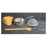 Kitchenware Set with Saucepan, Strainer, Pitcher, Spoon and Fork