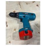 Makita 6233D cordless 3/8" driver drill with 1422 battery and DC1410 charger in case