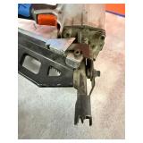 Paslode F350S Pneumatic 30-degree Framing Nailer