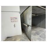 Ventilated Spray Booth, has lighting. Come equipped to disassemble.