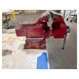 Mobile workbench with adjustable side slats Measures 43" x 24". Wilton vice grip