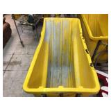 Rubbermaid Commercial 1050 Standard Duty 1 cu/yd 1000 Lb Cart