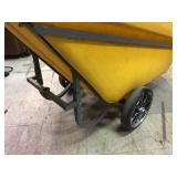 Rubbermaid Commercial 1050 Standard Duty 1 cu/yd 1000 Lb Cart