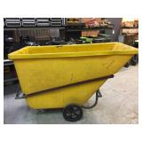 RUBBERMAID #1016 Commercial 1 cu/yd - 2000 Lb Rolling Bin