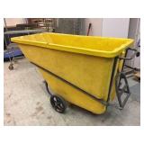 RUBBERMAID #1016 Commercial 1 cu/yd - 2000 Lb Rolling Bin