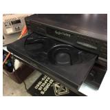 TECHNICS CD Changer + Stereo Amplifier - Powers On