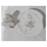 Assortment of decorative pieces