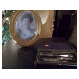 Victrola Model 2-35 suitcase portable phonograph
