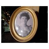 Victrola Model 2-35 suitcase portable phonograph