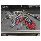 Lot of (1 Drawer / ~24) Screwdrivers (assorted)