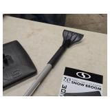 Snow Joe® Snow Broom / Ice Scraper | Jumbo | 2-in-1