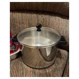 Kitchenware Collection with Bakeware, Pots, Trays, and Heart-Shaped Dish