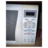 Sharp Carousel Microwave Oven Model R-320E with Turntable and Manual