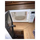 Sharp Carousel Microwave Oven Model R-320E with Turntable and Manual