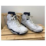 Worn Mens  Size US 8.5 Jordan 6 Retro Midnight Navy