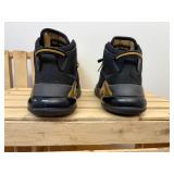 Worn Mens Size US 8.5 Nike Air Jordan Mars 270 Metalic Gold Trim on Black