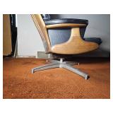 Heywood-Wakefield Swivel Lounge Chair