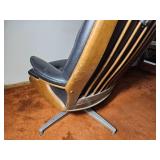 Heywood-Wakefield Swivel Lounge Chair