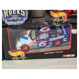 NASCAR Die Cast Model Cars Ð 1:24 Ð Hot Wheels / Racing Champions Ð Mobil 1 #12 Mayfield (2000), Valvoline #6 Martin (1998/Stock Rod 1949), Hot Wheels #44 Petty (1999) incl. ÒNASCAR Rocks America