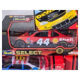 NASCAR Die Cast Model Cars Ð 1:24 Ð Racing Champions / Revell Ð Family Channel #16 Musgrove (1994), Small Soldiers #44 Stewart (1998), Spree #45 Petty (1999), Maxwell House #22 Labonte (1991), DeWa
