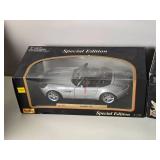 Die Cast Model Cars - 1:18 - Maisto / Road Signature - BMW Z8 / 328 (1940)