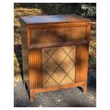 Vintage RCA Victrola Console Ð Record Player Cabinet
