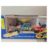 Jeff Gordon #24 1:24 Scale Pit Stop Show Case – Racing Champions Signature Series + Tool Chest Bank