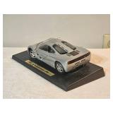 Maisto McLaren F1 (1993) Die-Cast Model on Display Base – Silver Supercar – Gullwing Doors & Detailed Engine