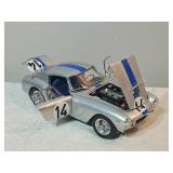 1:18 Scale Ferrari 250 GT SWB Berlinetta #14 Die-Cast Model – Opening Panels, Detailed Engine & Interior