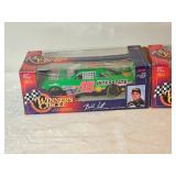 Winner’s Circle 1:24 Jeff Gordon #24 DuPont “$1,000,000 Bonus Car” – Die-Cast Stock Car