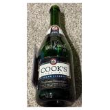 Torii Hunter Autographed Champagne Bottle From Locker Room Minnesota Twins Division Championship PSA Authenticated