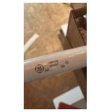 Box of Fluorescenf Bulbs, 22 Bulbs General Electric F20-T12-D Daylight, 20 Watts 24 Inches