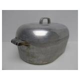 Large Vintage WAGNER Magnalite Aluminum Roaster w/Lid
