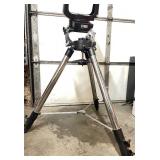 Excellent Condition MEADE Telescope w/Tripod