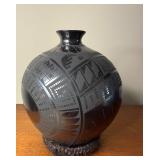 INCREDIBLE Lidia Lucero Black on Black Mata Ortiz Pot Vase