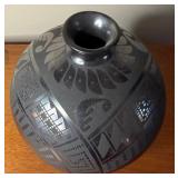 INCREDIBLE Lidia Lucero Black on Black Mata Ortiz Pot Vase