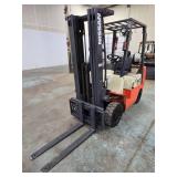 Nissan 50 LP 5000lb Forklift