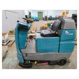 Tennant T7 AMR Ride-On Scrubber